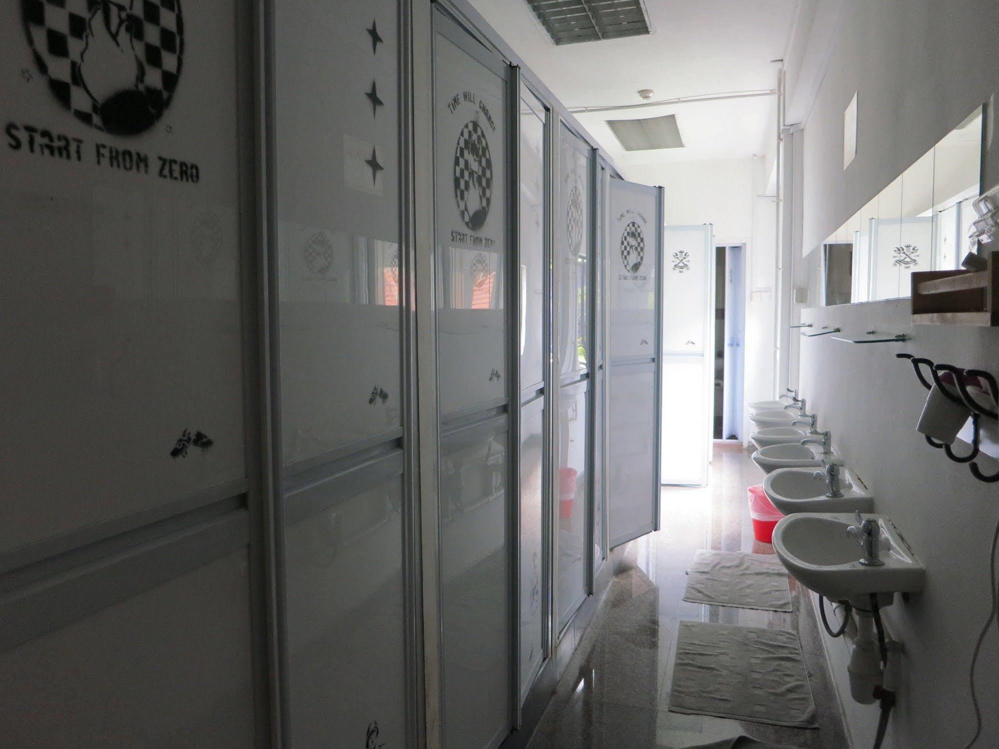 Beat Arts Hostel At Chinatown Singapore Exterior photo
