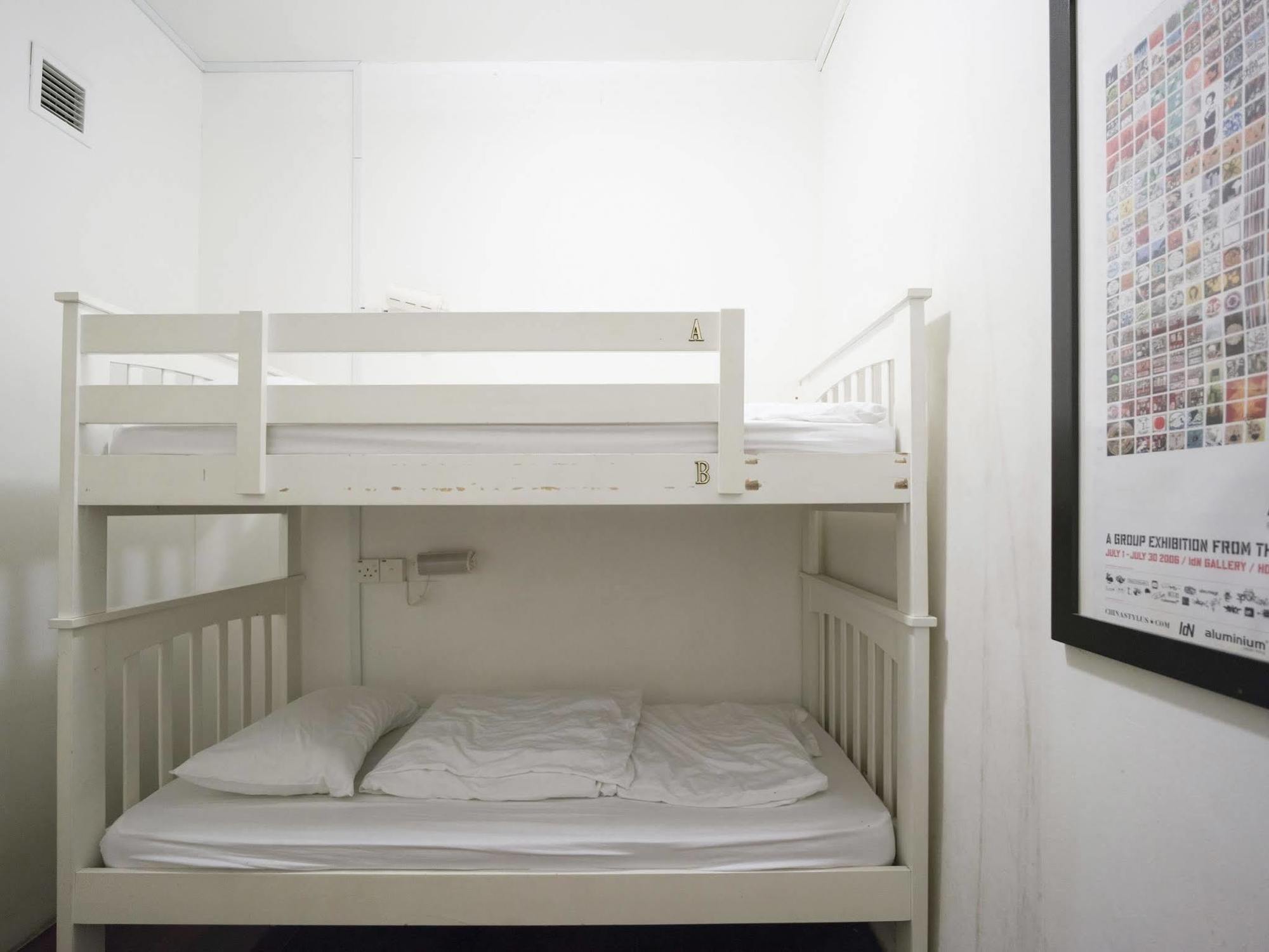 Beat Arts Hostel At Chinatown Singapore Exterior photo